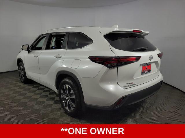 used 2025 Toyota Highlander car, priced at $41,086