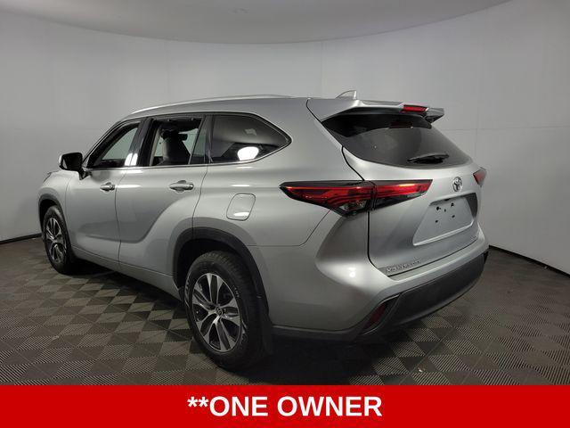 used 2022 Toyota Highlander car, priced at $37,506