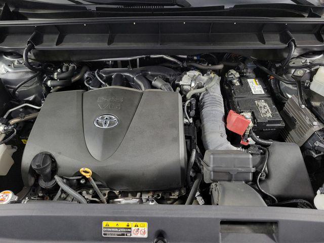 used 2022 Toyota Highlander car, priced at $37,506