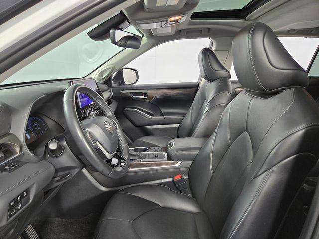 used 2023 Toyota Highlander car, priced at $42,646