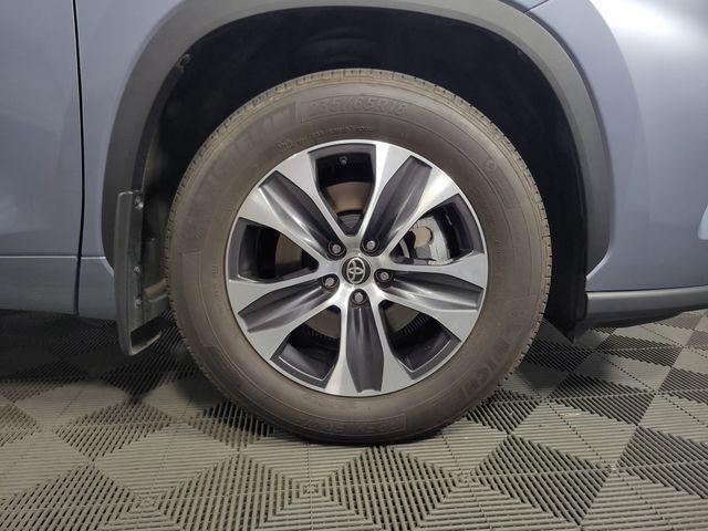 used 2020 Toyota Highlander car, priced at $33,398