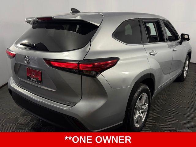 used 2022 Toyota Highlander car, priced at $33,600
