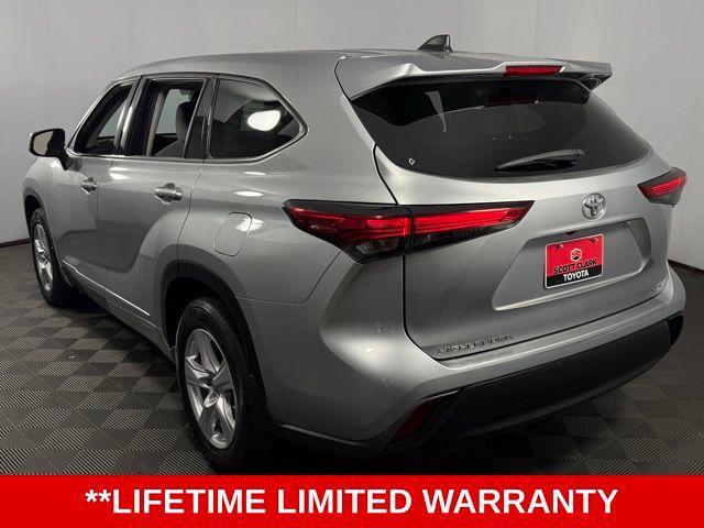 used 2022 Toyota Highlander car, priced at $33,600