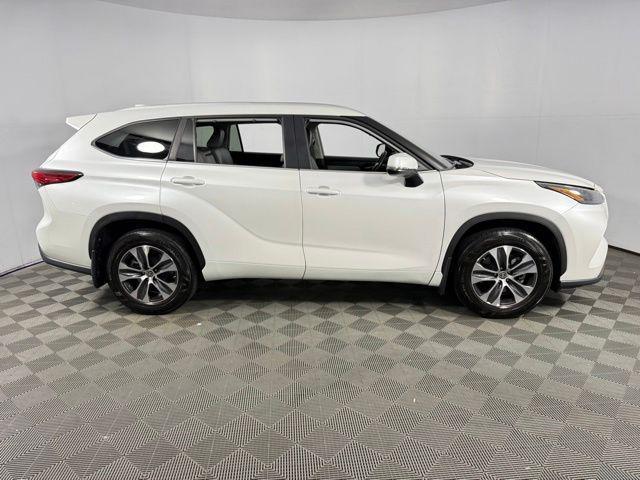used 2023 Toyota Highlander car, priced at $35,764