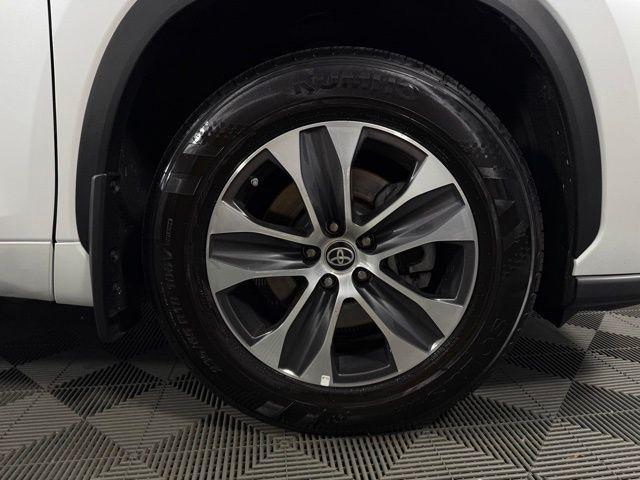used 2023 Toyota Highlander car, priced at $35,764