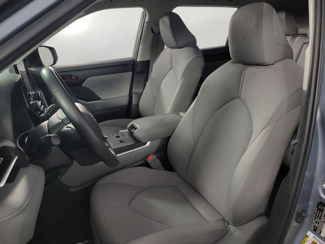used 2023 Toyota Highlander car, priced at $28,262