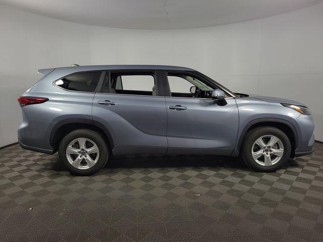 used 2023 Toyota Highlander car, priced at $28,262