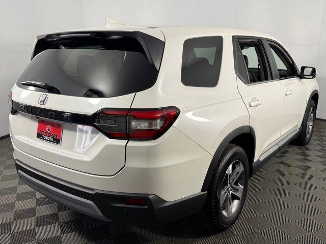 used 2025 Honda Pilot car, priced at $42,352