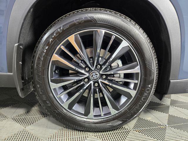 used 2025 Toyota Grand Highlander Hybrid car, priced at $58,498