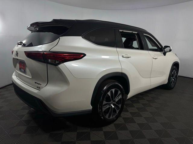 used 2020 Toyota Highlander car, priced at $26,800