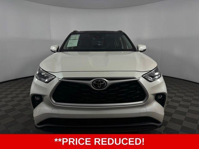used 2020 Toyota Highlander car, priced at $26,800