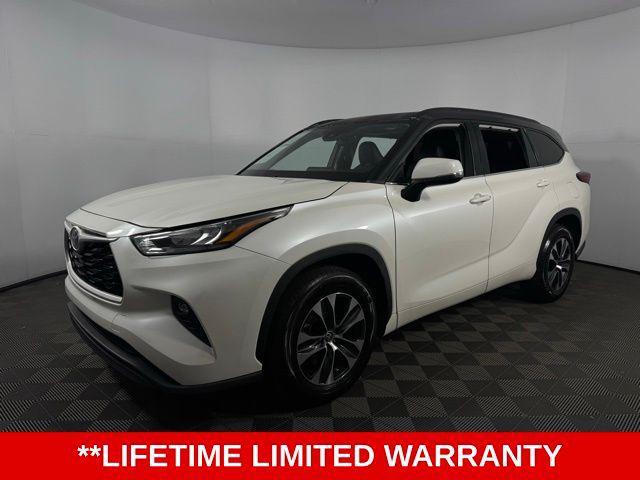 used 2020 Toyota Highlander car, priced at $26,800
