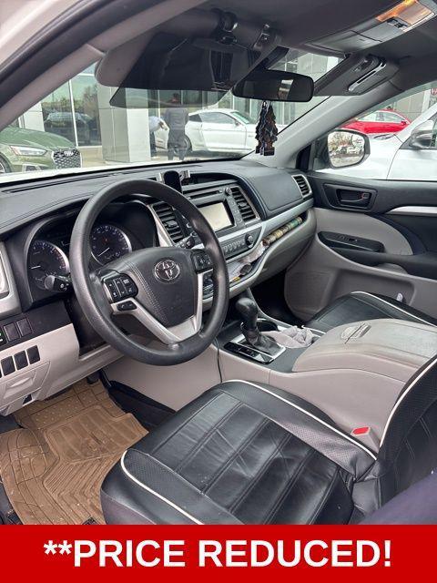 used 2019 Toyota Highlander car, priced at $21,035