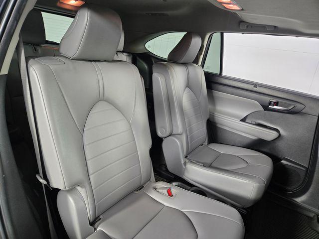 used 2022 Toyota Highlander car, priced at $32,210