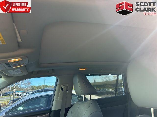 used 2021 Toyota Highlander Hybrid car, priced at $40,964