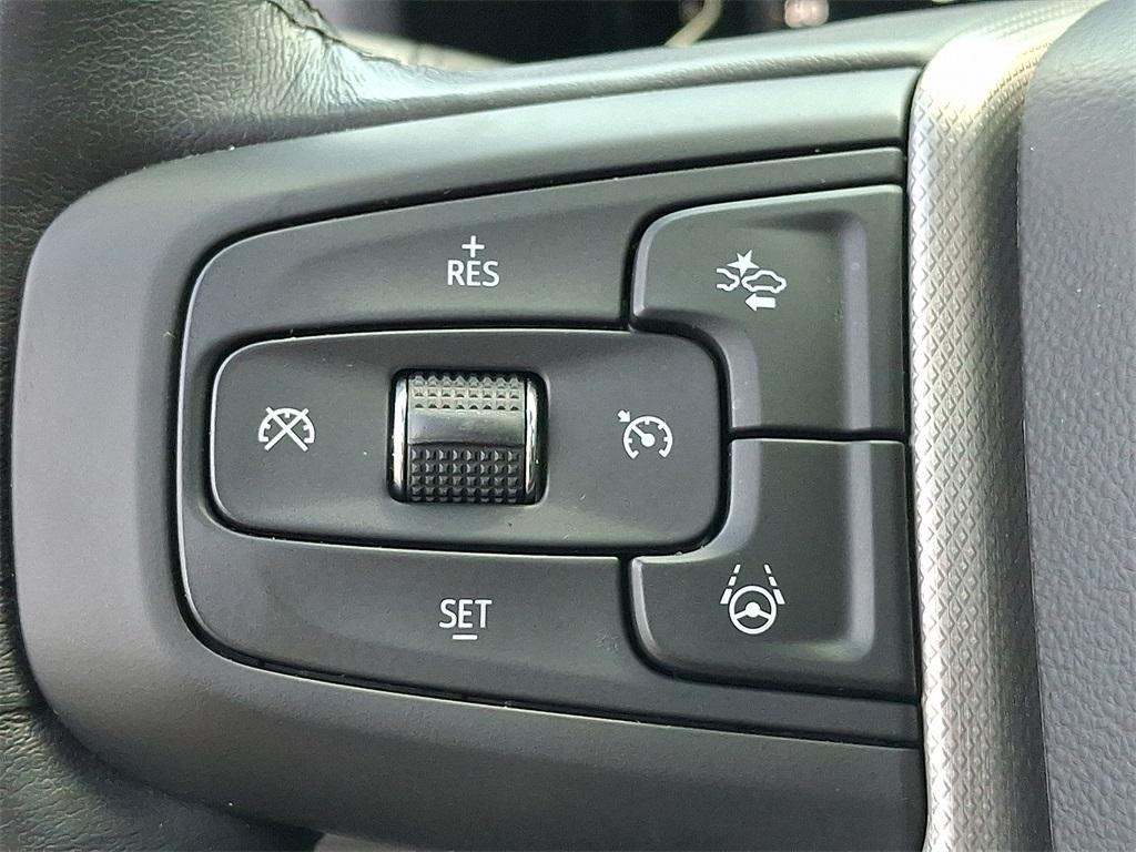 2024 White Frost Tricoat GMC Yukon