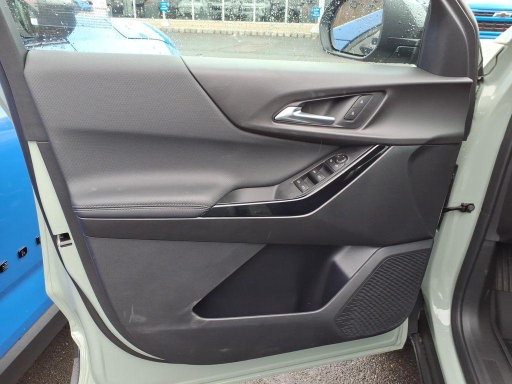 new 2026 Chevrolet Equinox car, priced at $33,110