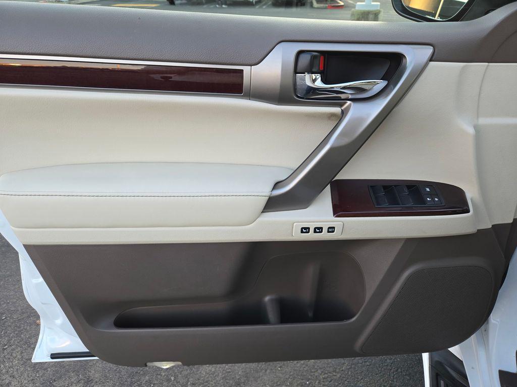 used 2016 Lexus GX 460 car, priced at $27,900