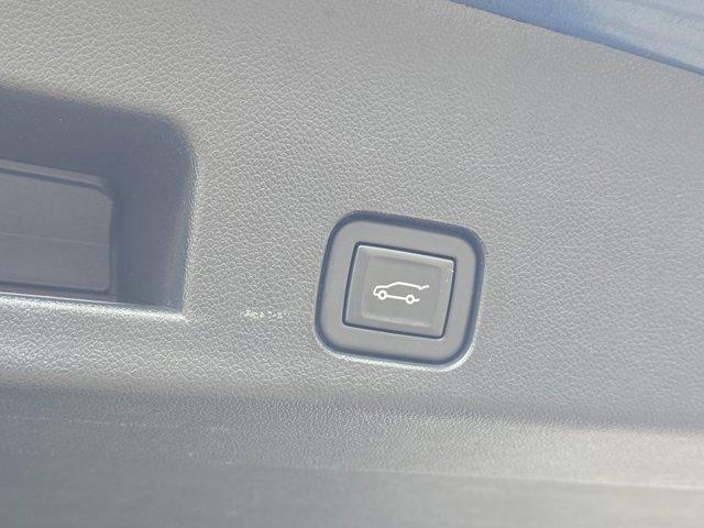 used 2024 Chevrolet Traverse car, priced at $43,900