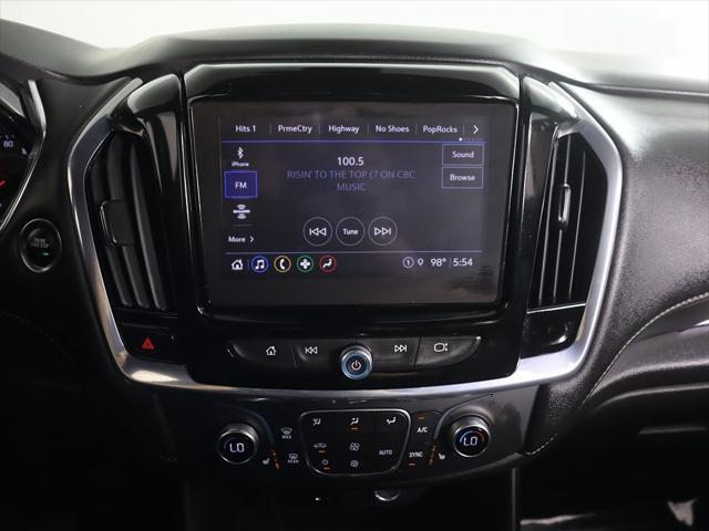2022 Mosaic Black Metallic Chevrolet Traverse
