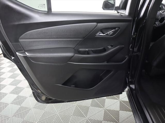 2022 Mosaic Black Metallic Chevrolet Traverse
