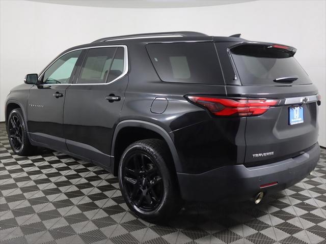 2022 Mosaic Black Metallic Chevrolet Traverse