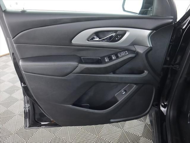 2022 Mosaic Black Metallic Chevrolet Traverse