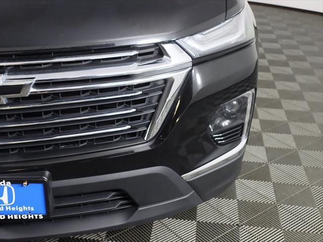 2022 Mosaic Black Metallic Chevrolet Traverse