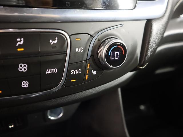 2022 Mosaic Black Metallic Chevrolet Traverse