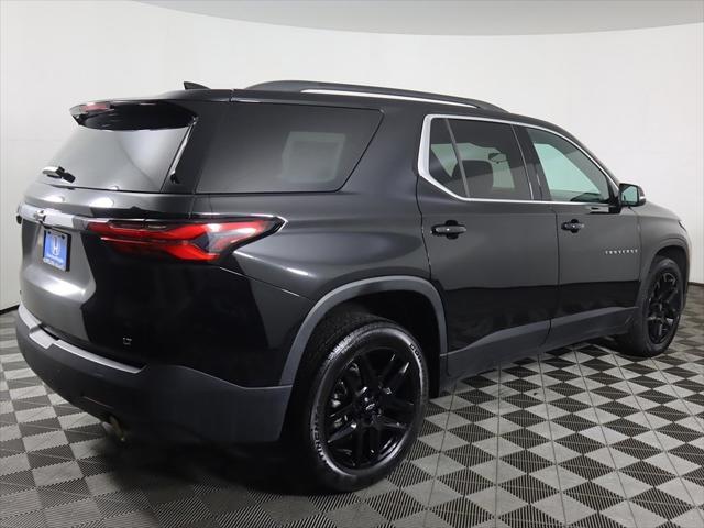 2022 Mosaic Black Metallic Chevrolet Traverse