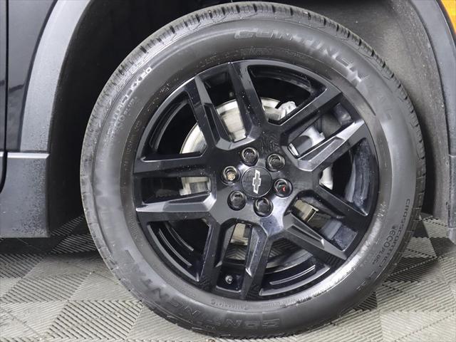 2022 Mosaic Black Metallic Chevrolet Traverse
