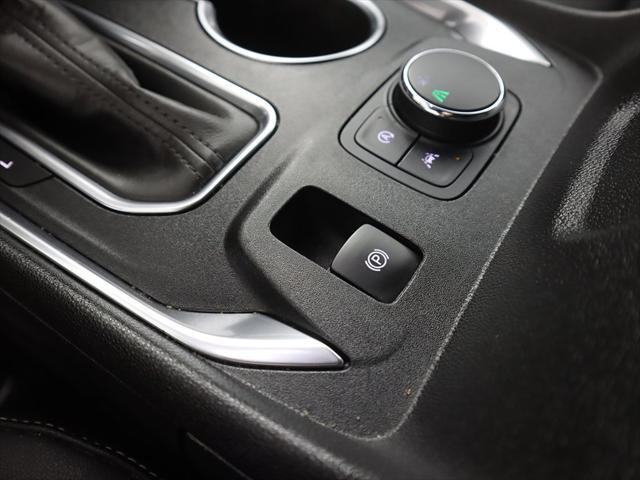 2022 Mosaic Black Metallic Chevrolet Traverse