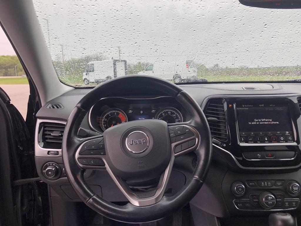 used 2020 Jeep Cherokee car, priced at $10,986
