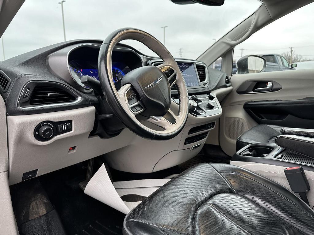 used 2019 Chrysler Pacifica car, priced at $11,585