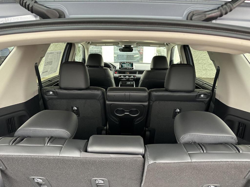 new 2025 Honda Pilot car, priced at $52,000