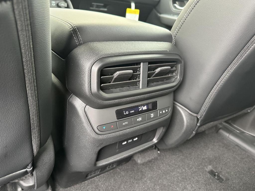 new 2025 Honda Pilot car, priced at $52,000