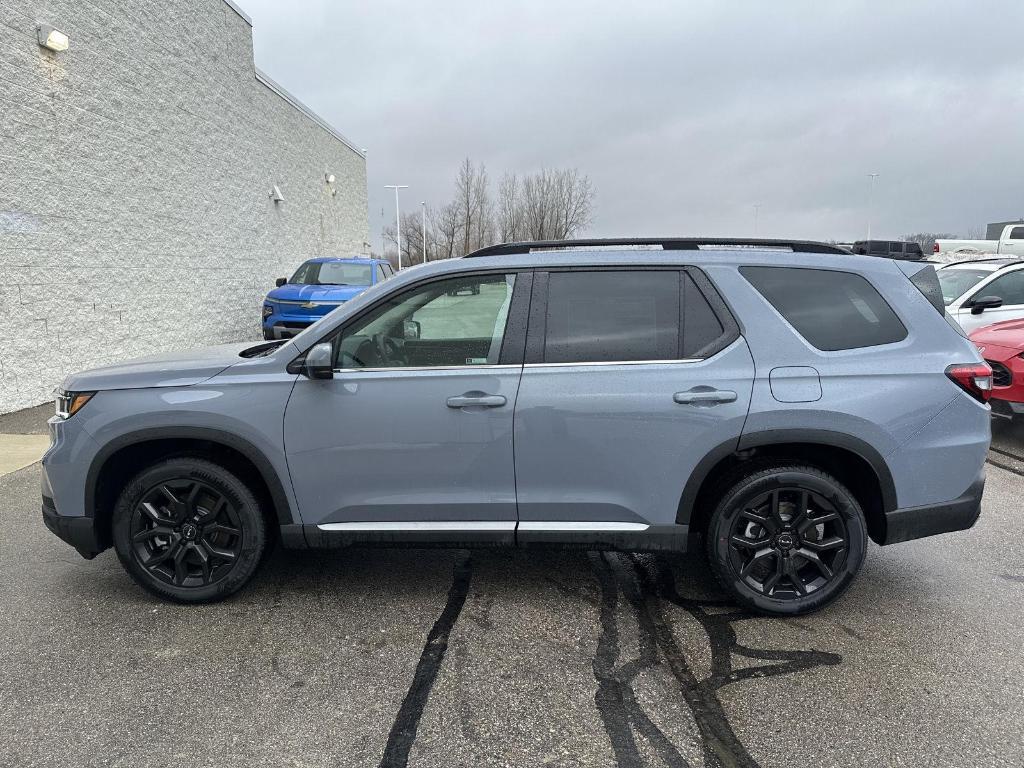 new 2025 Honda Pilot car, priced at $52,000