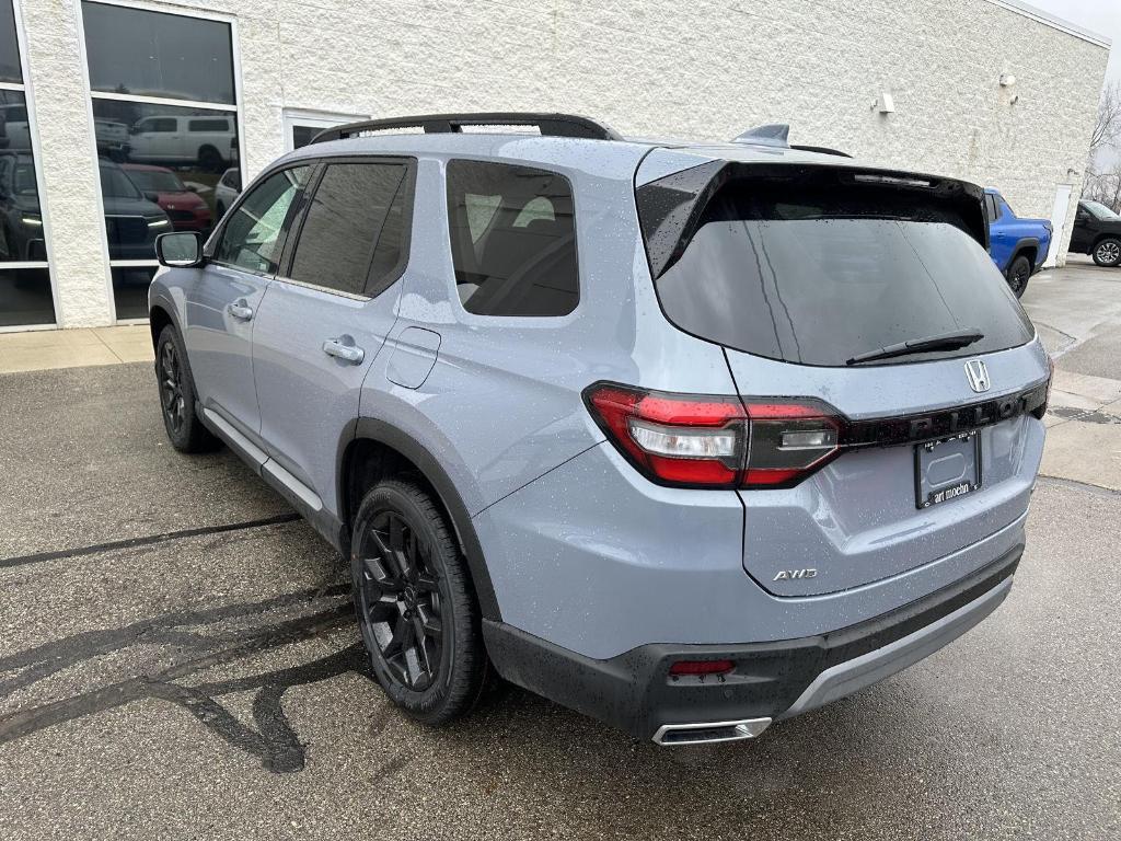 new 2025 Honda Pilot car, priced at $52,000