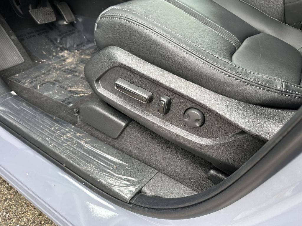 new 2025 Honda Pilot car, priced at $52,000