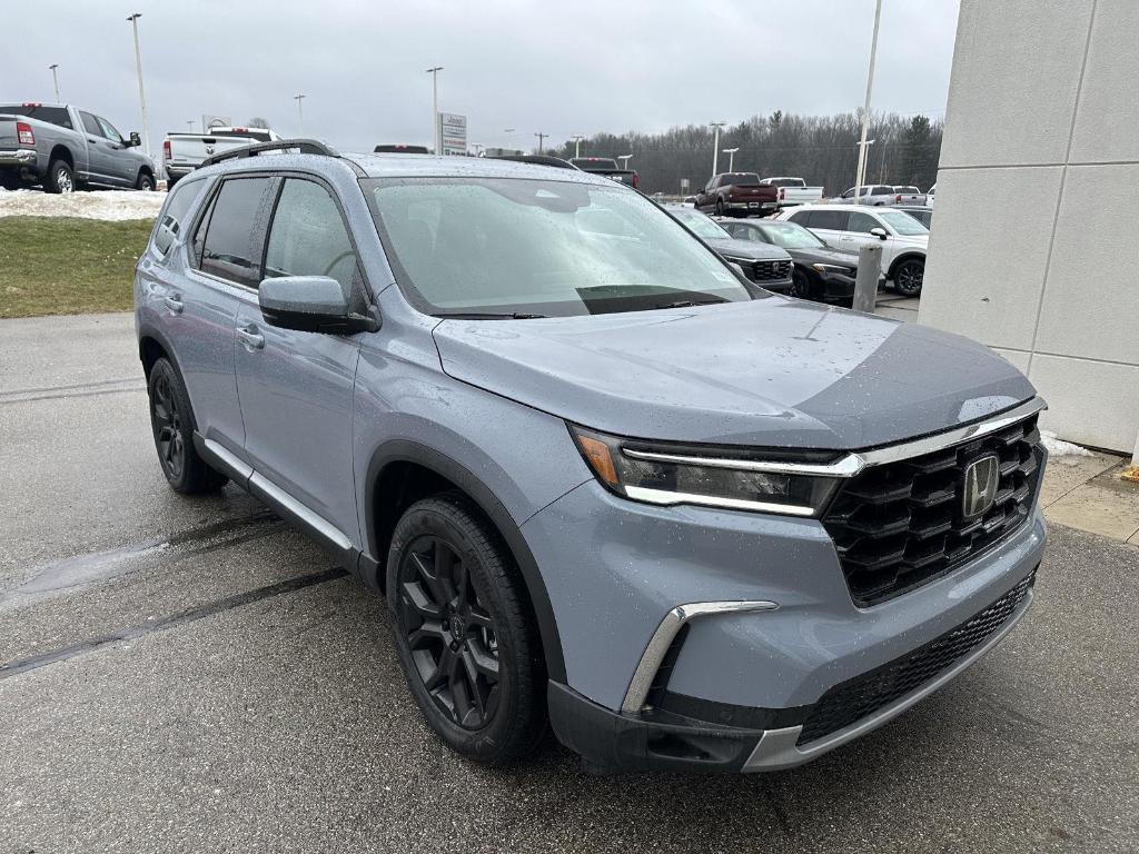 new 2025 Honda Pilot car, priced at $52,000