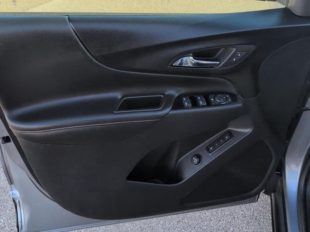 used 2023 Chevrolet Equinox car, priced at $23,989