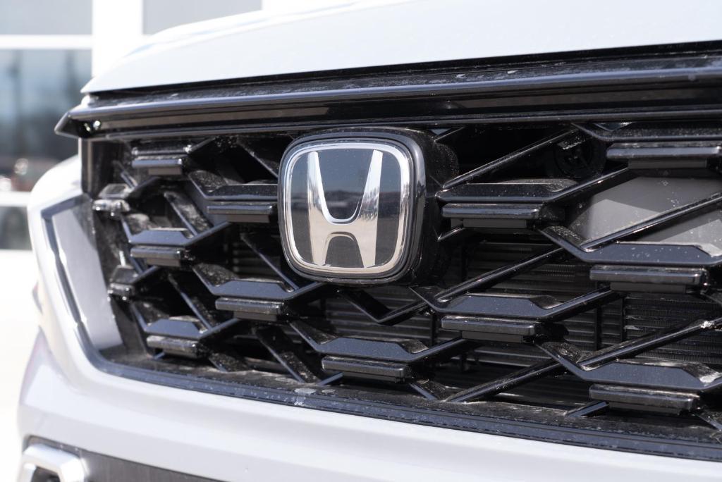 new 2026 Honda CR-V Hybrid car, priced at $43,500
