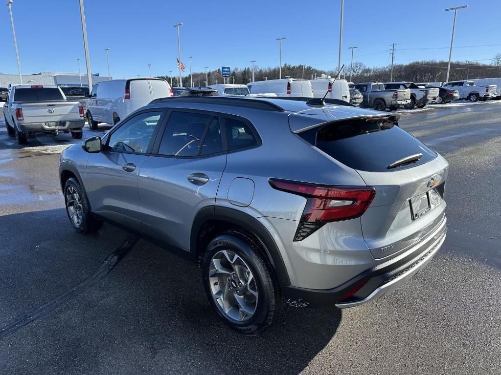 used 2025 Chevrolet Trax car, priced at $20,887