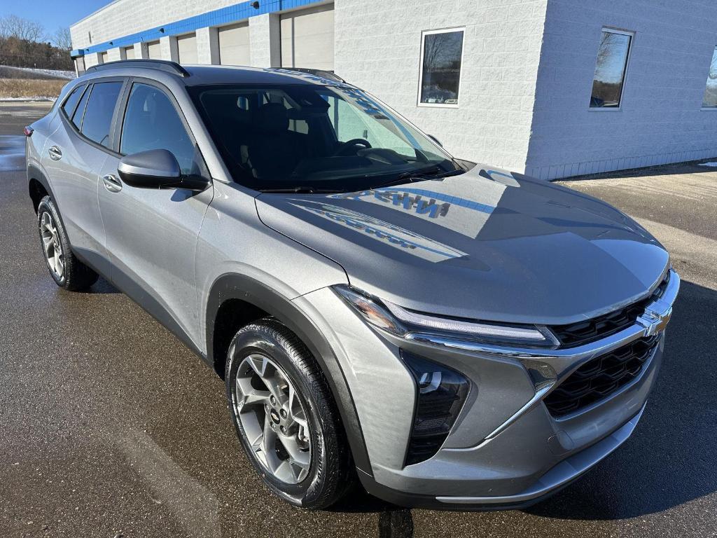 used 2025 Chevrolet Trax car, priced at $20,887