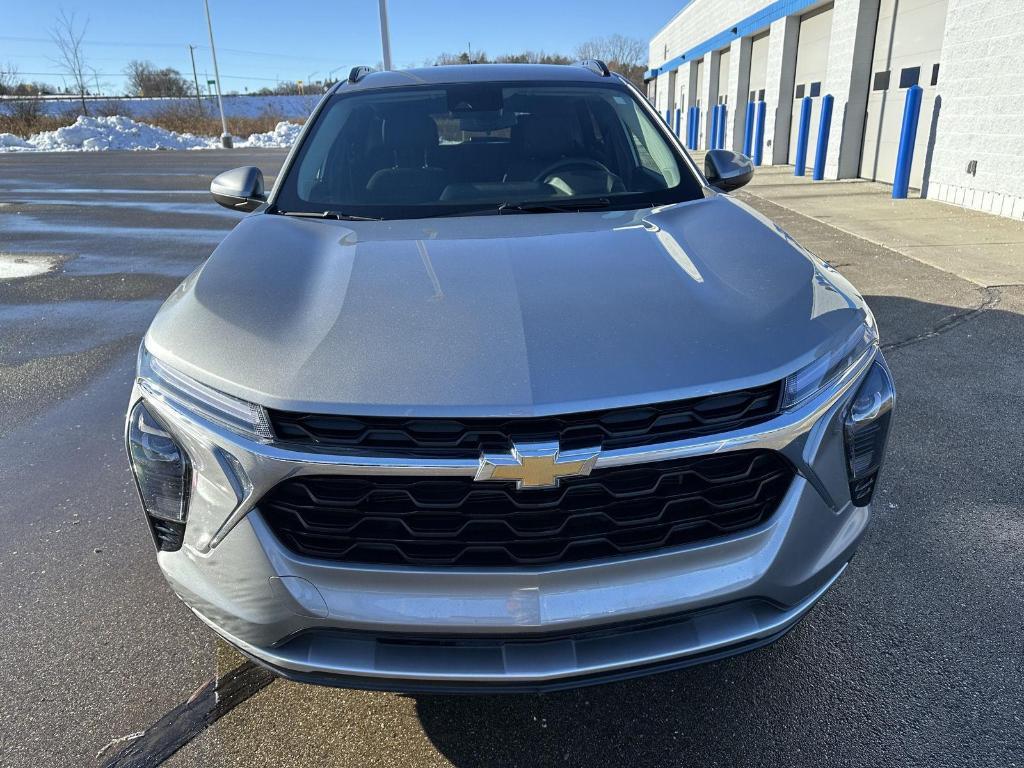 used 2025 Chevrolet Trax car, priced at $20,887