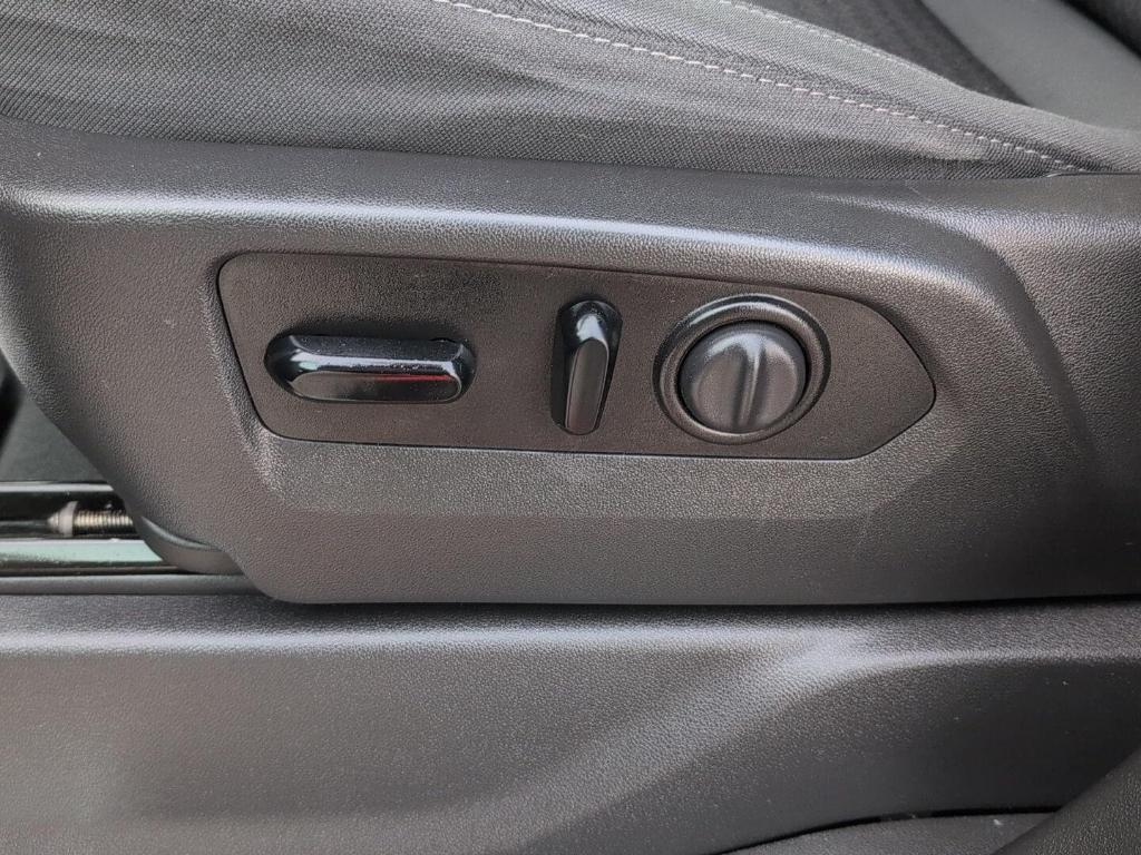 used 2021 Chevrolet Silverado 1500 car, priced at $32,989