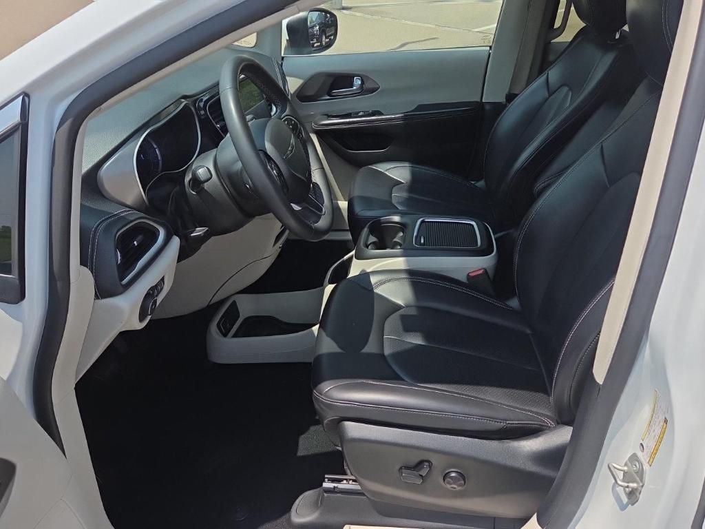 used 2023 Chrysler Pacifica Hybrid car, priced at $23,263