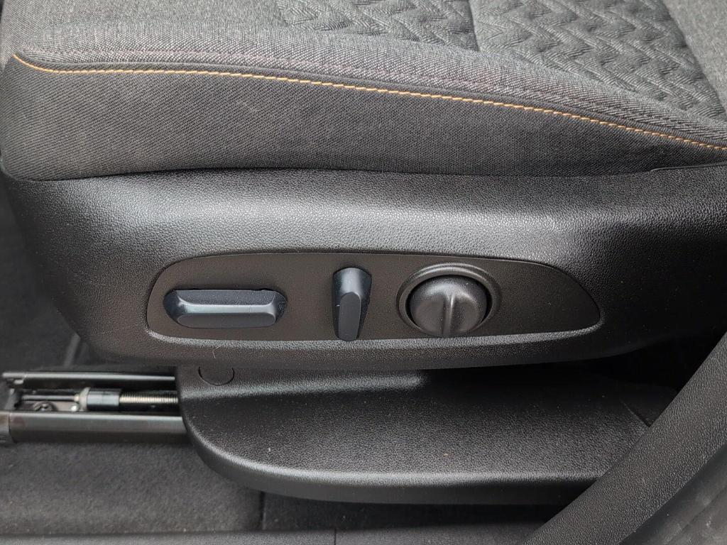 used 2023 Chevrolet Equinox car, priced at $22,985