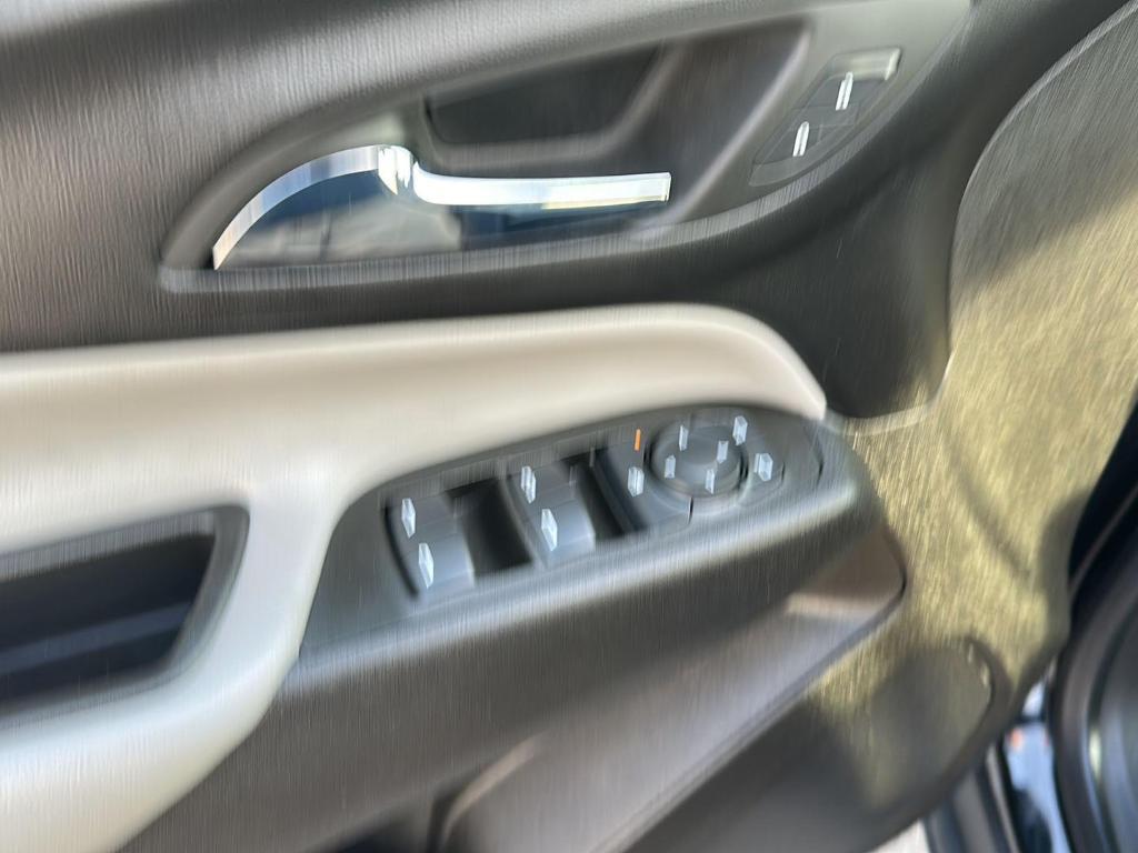 used 2024 Chevrolet Equinox car, priced at $21,985