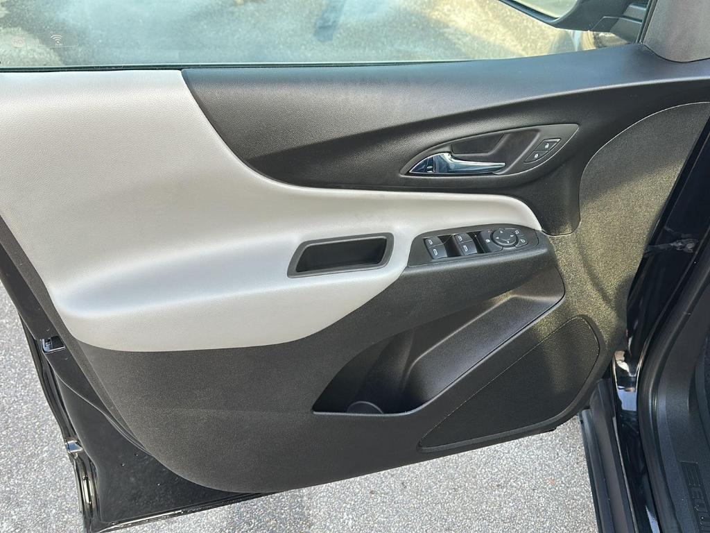 used 2024 Chevrolet Equinox car, priced at $21,985